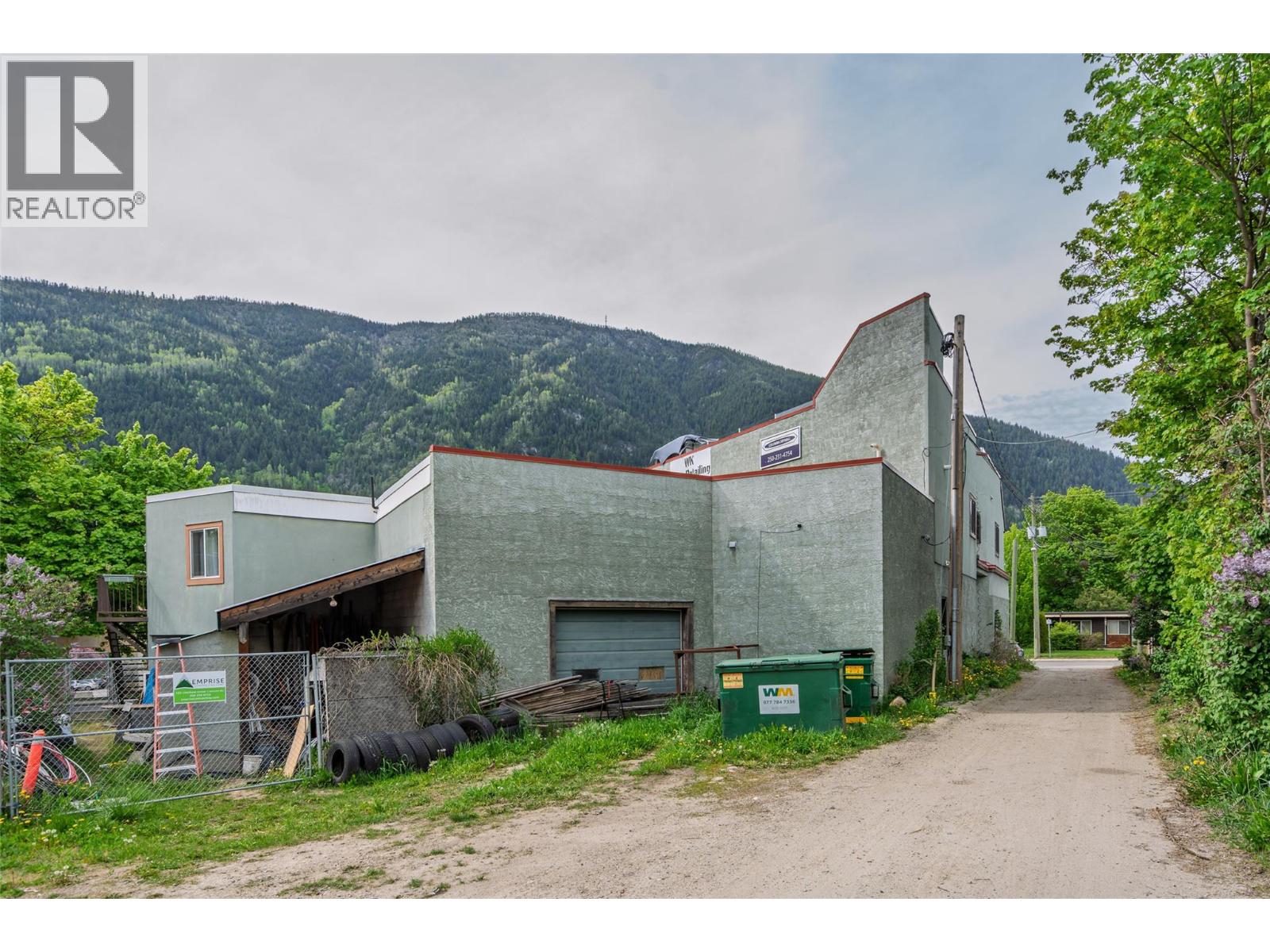  920 Nelson Avenue, Nelson