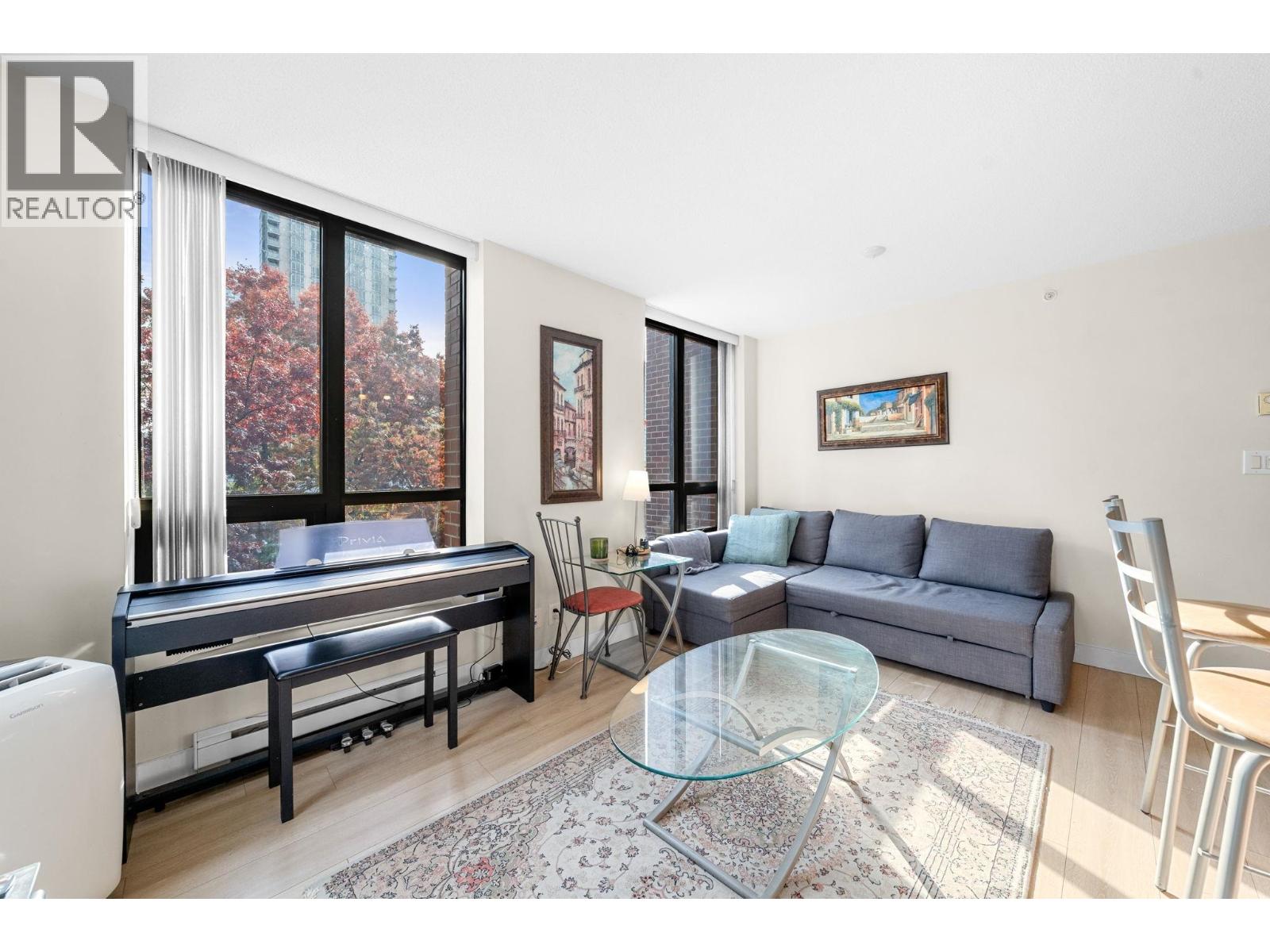 502 909 MAINLAND STREET, Vancouver