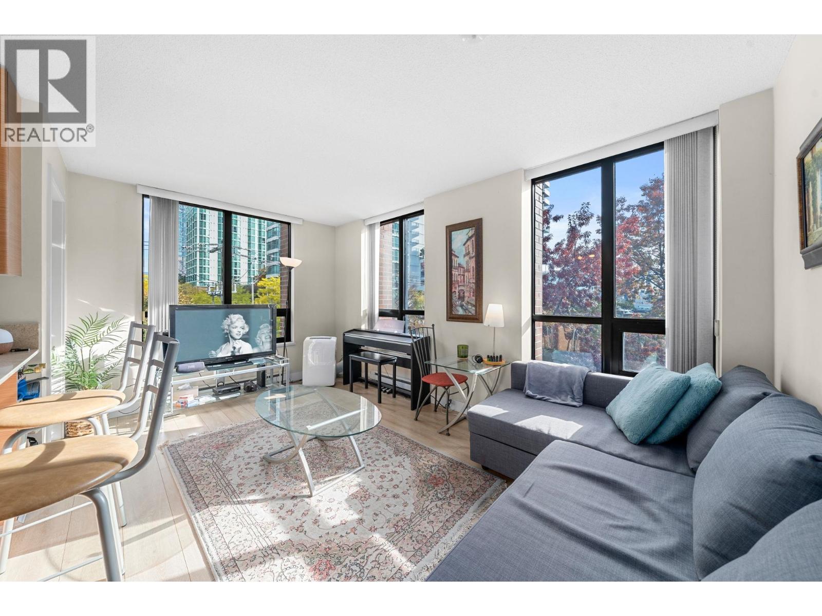 502 909 MAINLAND STREET, Vancouver