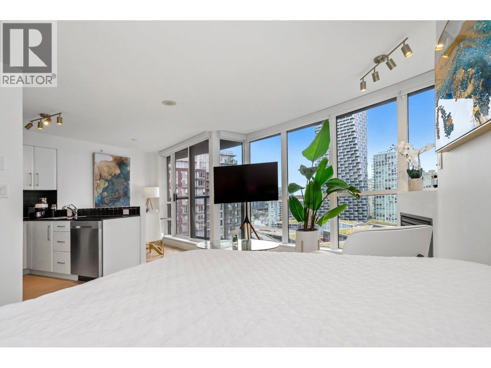 2006 501 PACIFC STREET, Vancouver