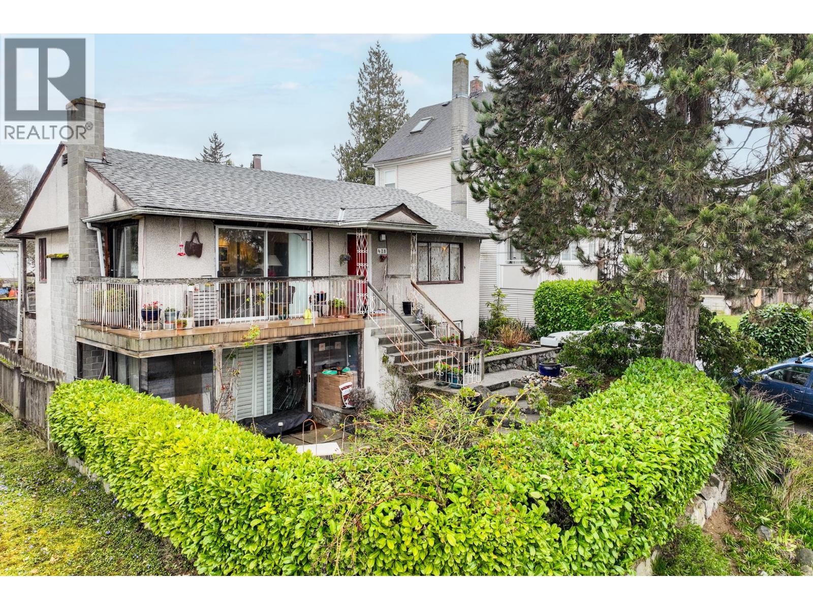 428 7TH Street - photo 2