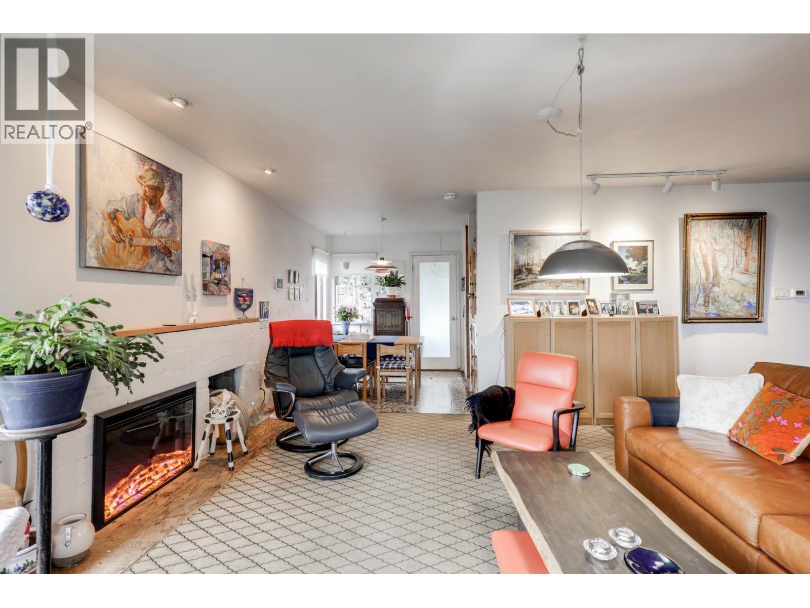 428 E 7TH STREET, North Vancouver