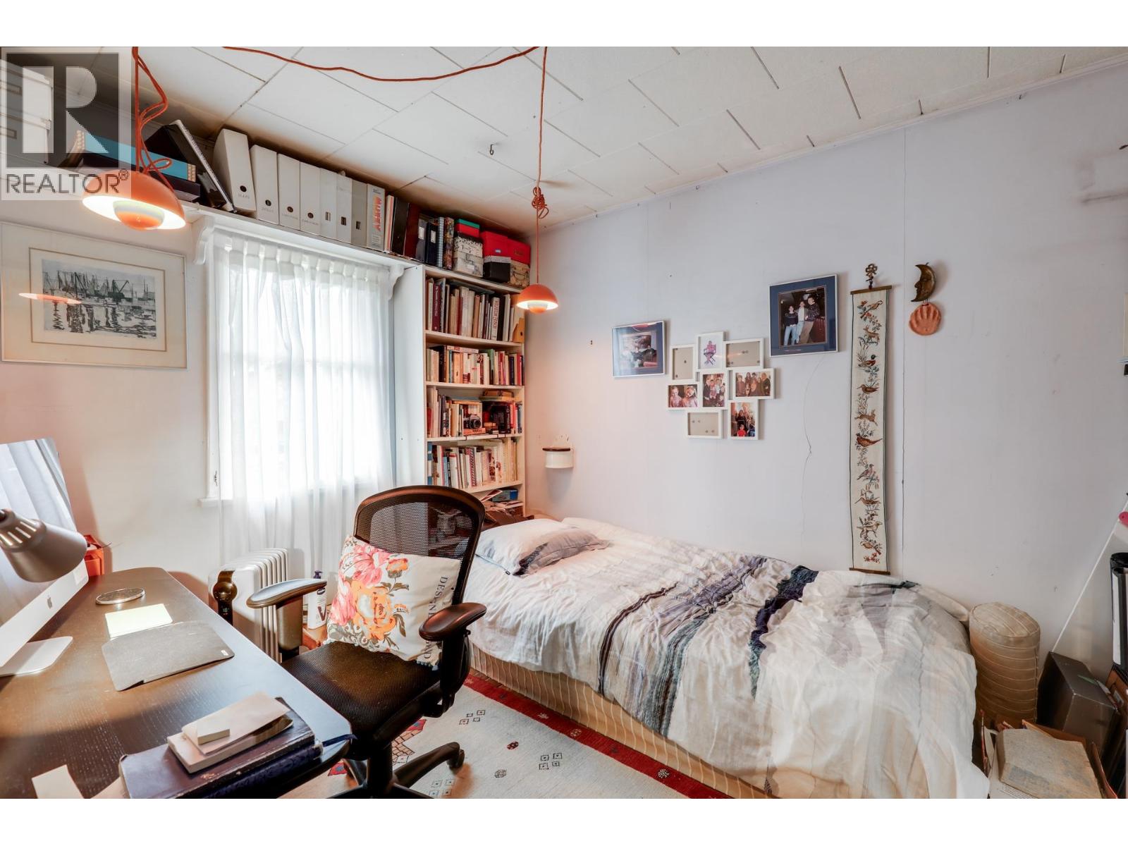 428 E 7TH STREET, North Vancouver