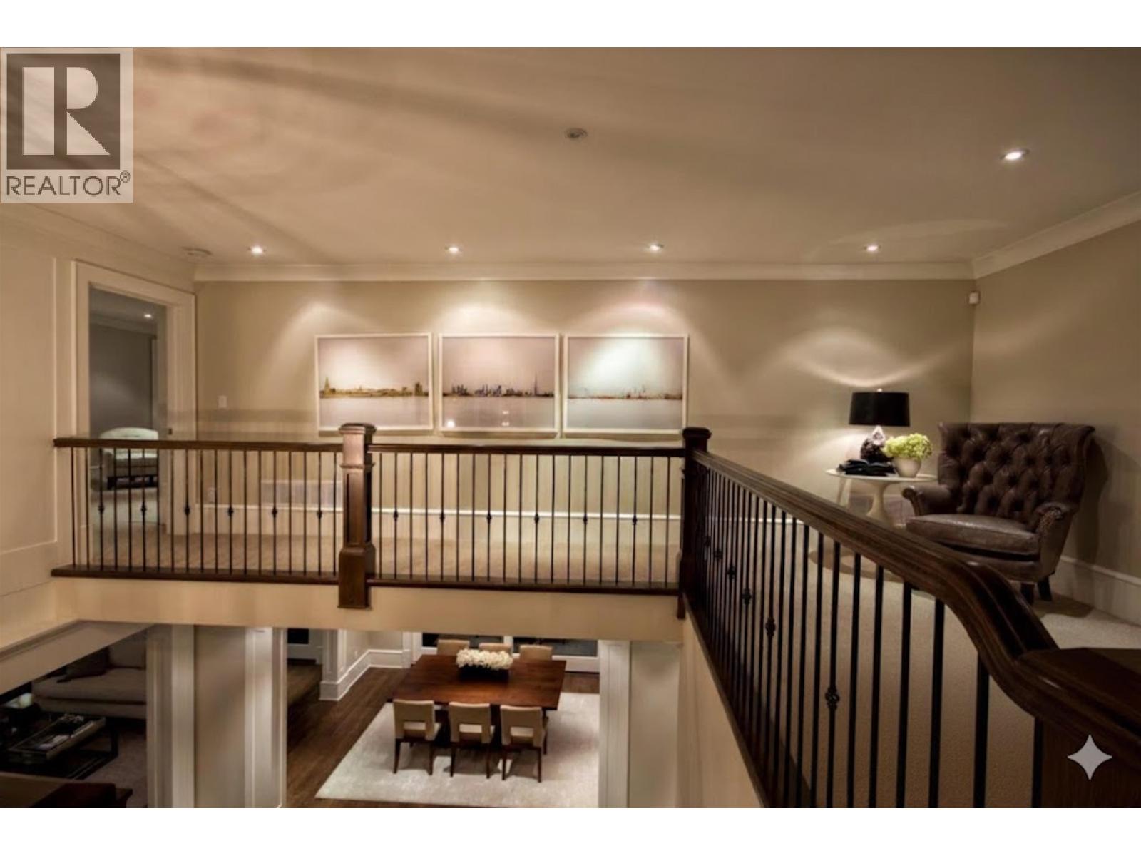 2920 MATHERS AVENUE, West Vancouver