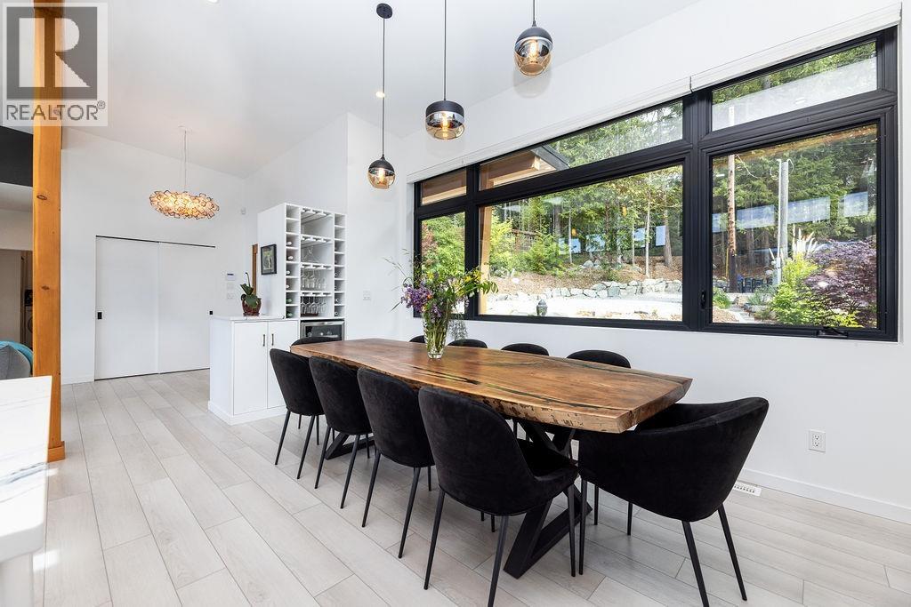 6101 -6099 CORACLE DRIVE, Sechelt