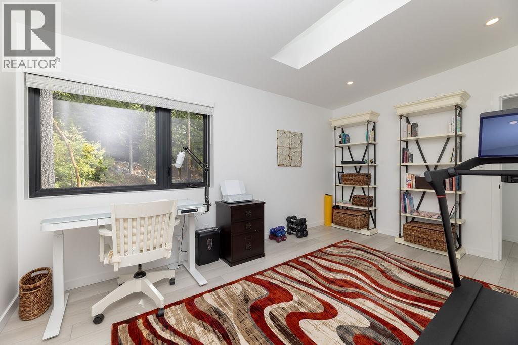 6101 -6099 CORACLE DRIVE, Sechelt