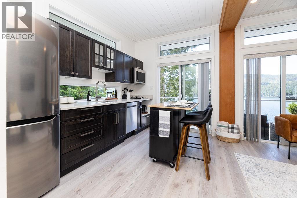 6101 -6099 CORACLE DRIVE, Sechelt