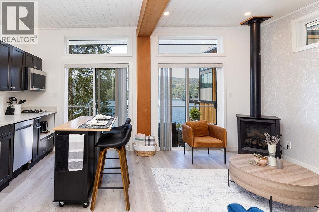 6101 -6099 CORACLE DRIVE, Sechelt