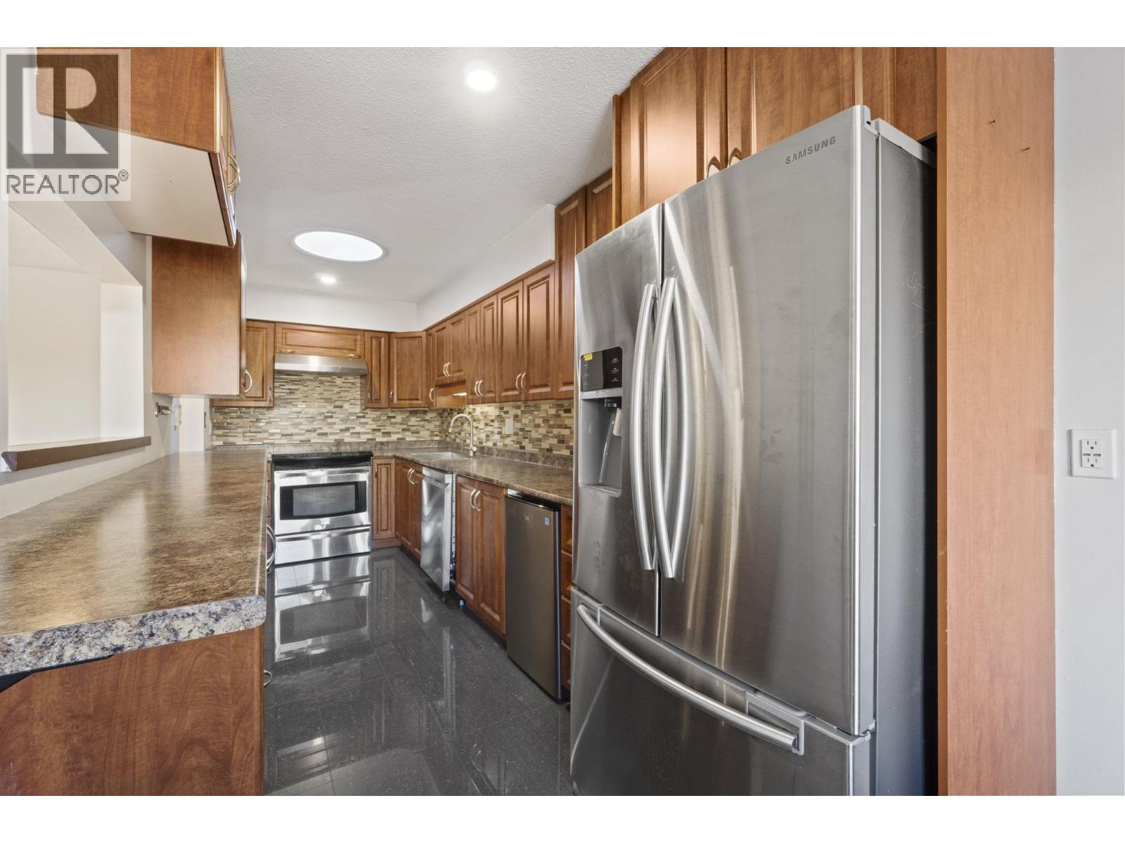 644 ALDERSON AVENUE, Coquitlam