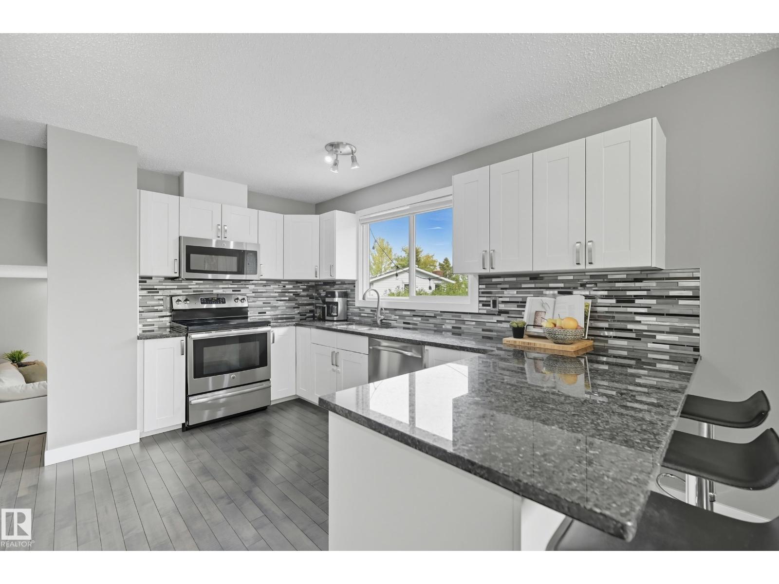 6 BRAESIDE CR - 12