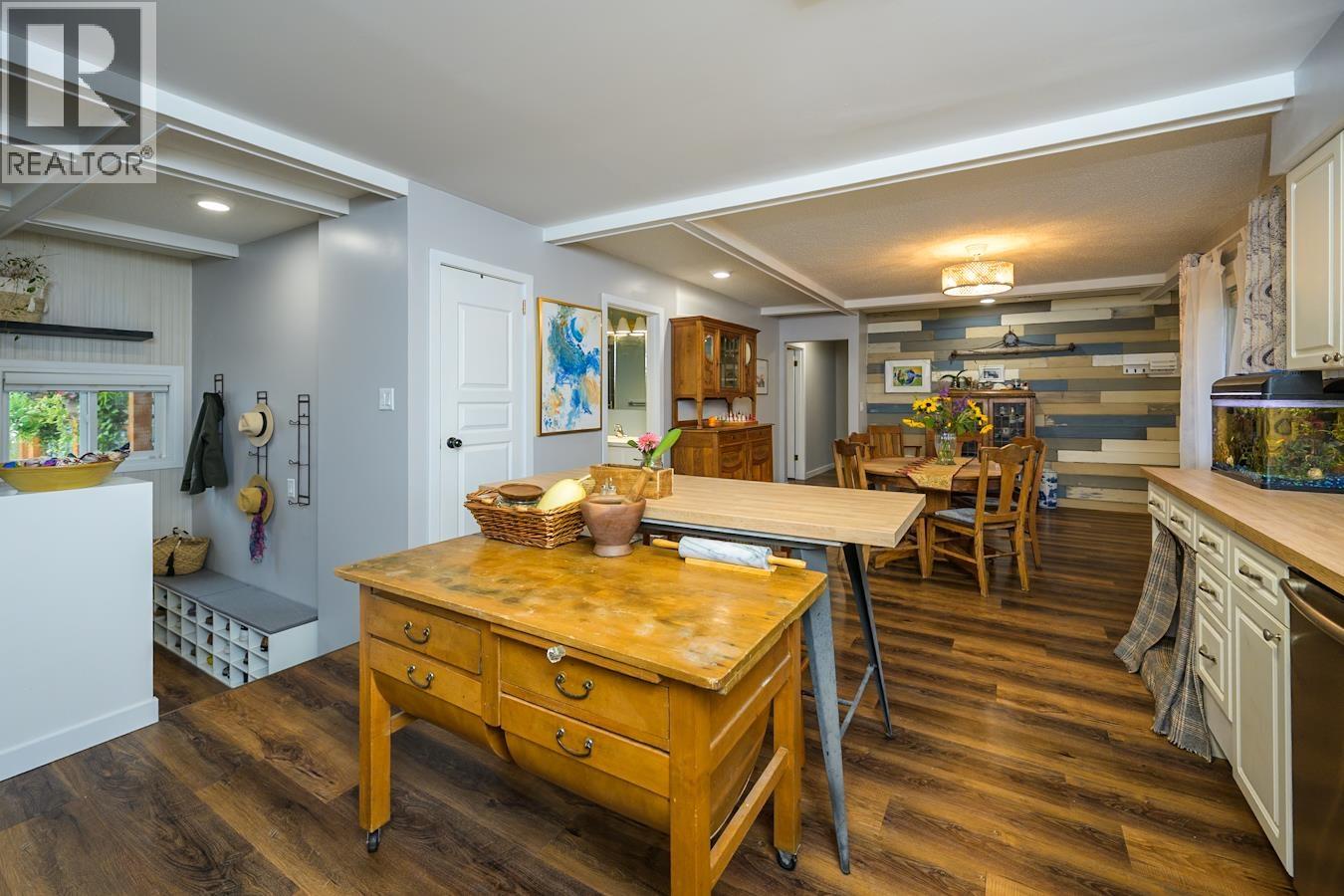 3582 ROSIA ROAD, Prince George