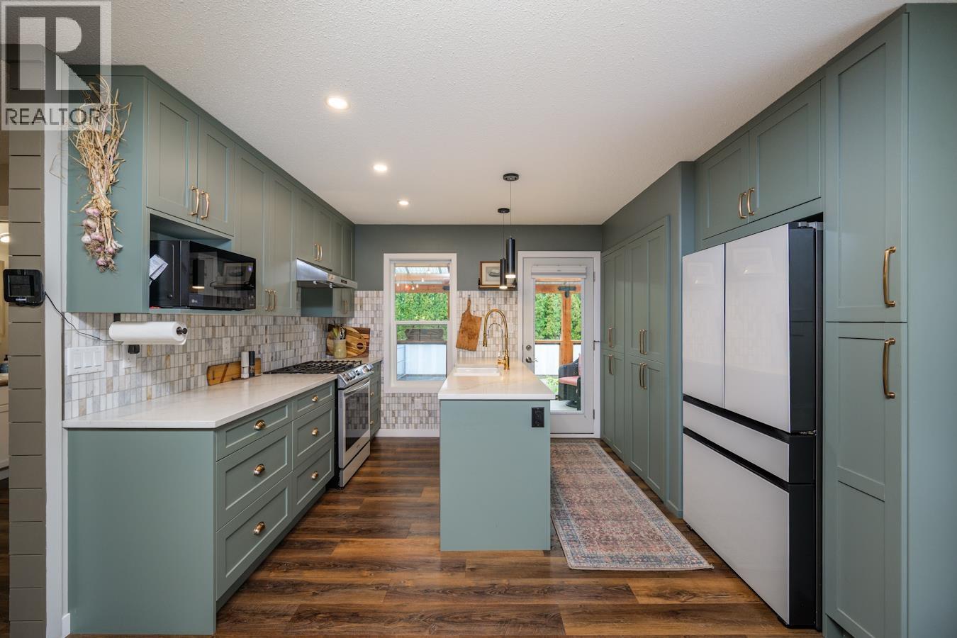 3582 ROSIA ROAD, Prince George