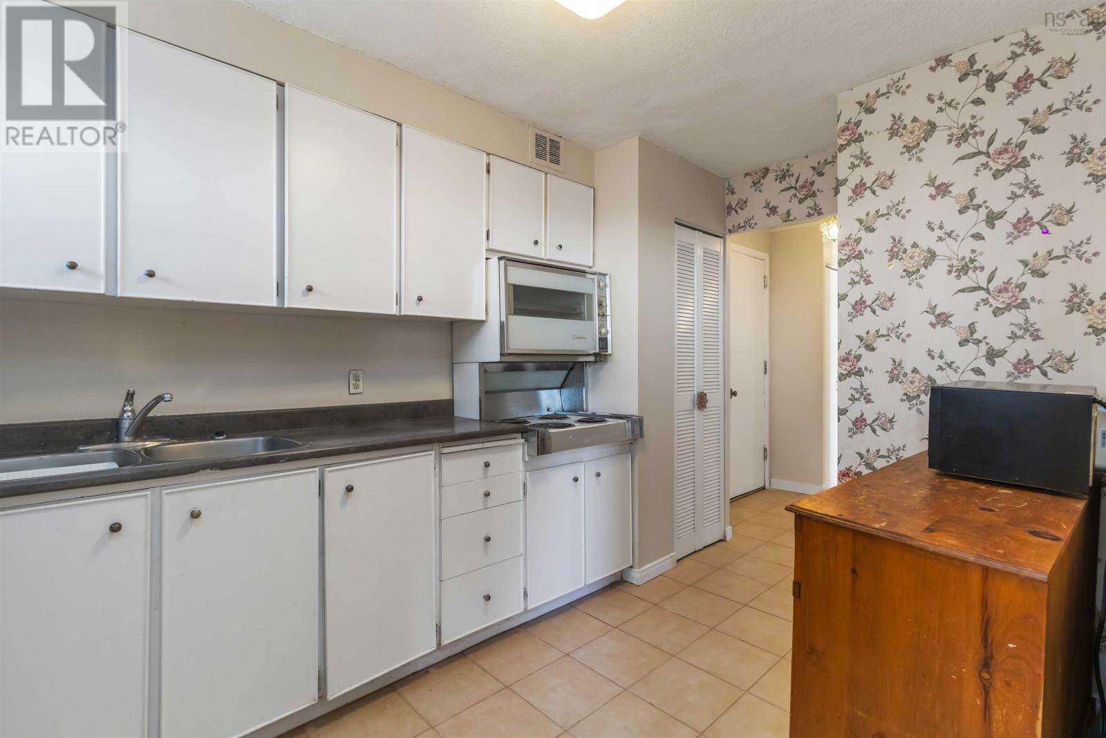 Property 27 of 41 of 1601 5959 Spring Garden Road