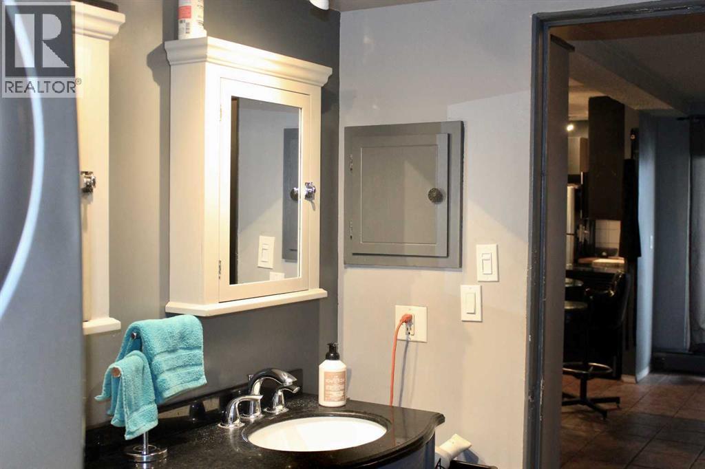 Single Family House for Sale in E   Avenue SW Cliff Bungalow Calgary 