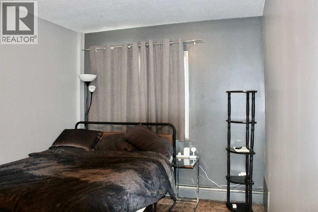 Single Family House for Sale in E   Avenue SW Cliff Bungalow Calgary 