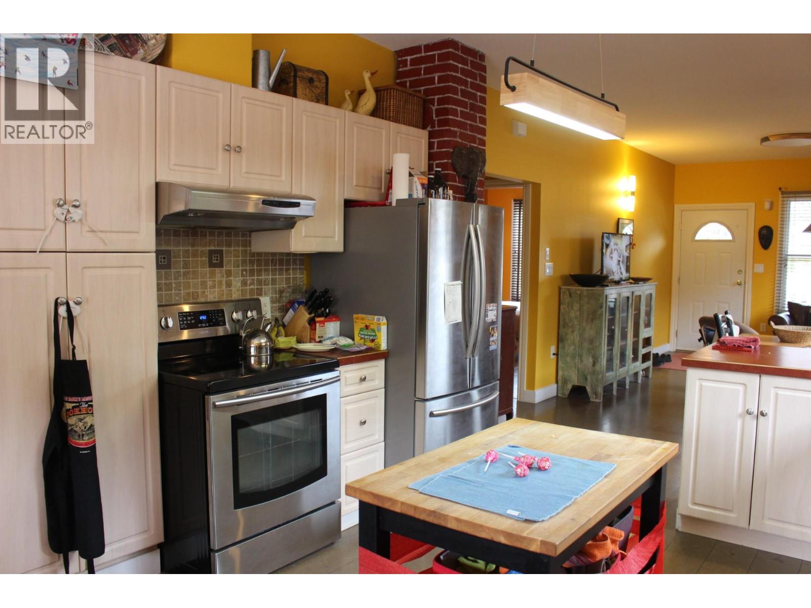 1360 Second Avenue, Trail