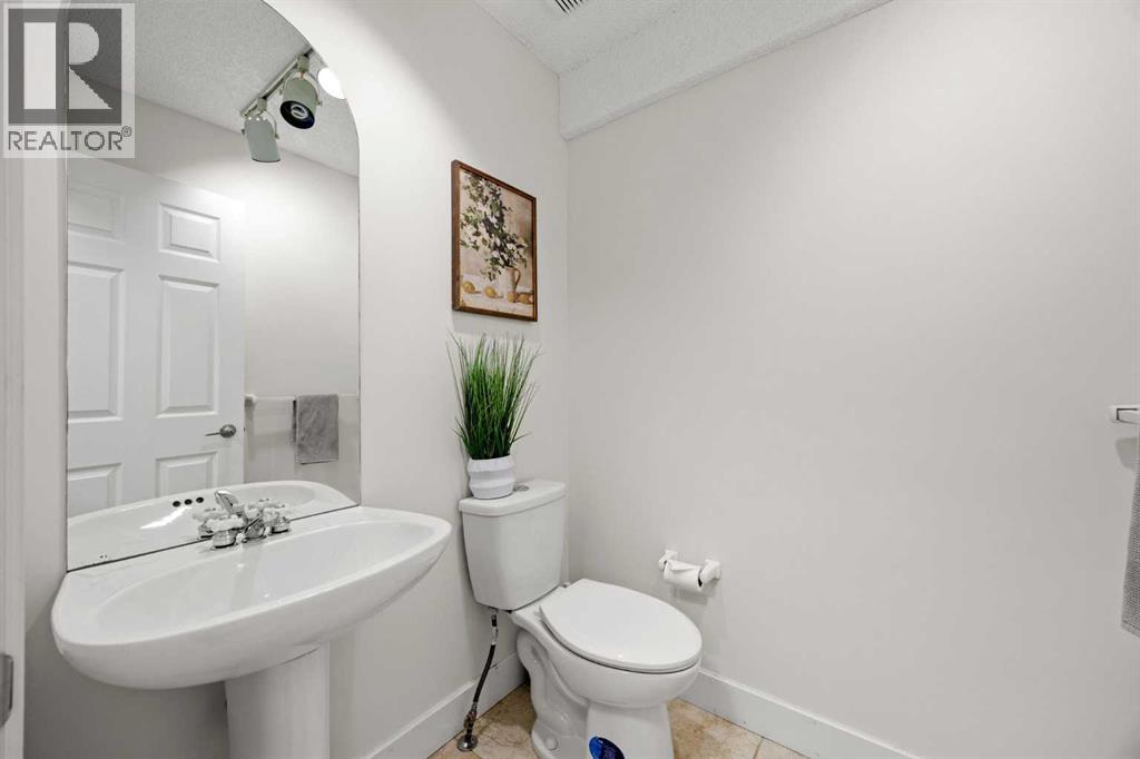 Single Family House for Sale in   Avenue SW Altadore Calgary 