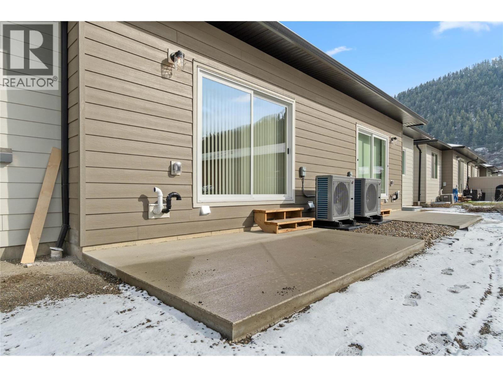 #12 220 Shepherd Road - 45