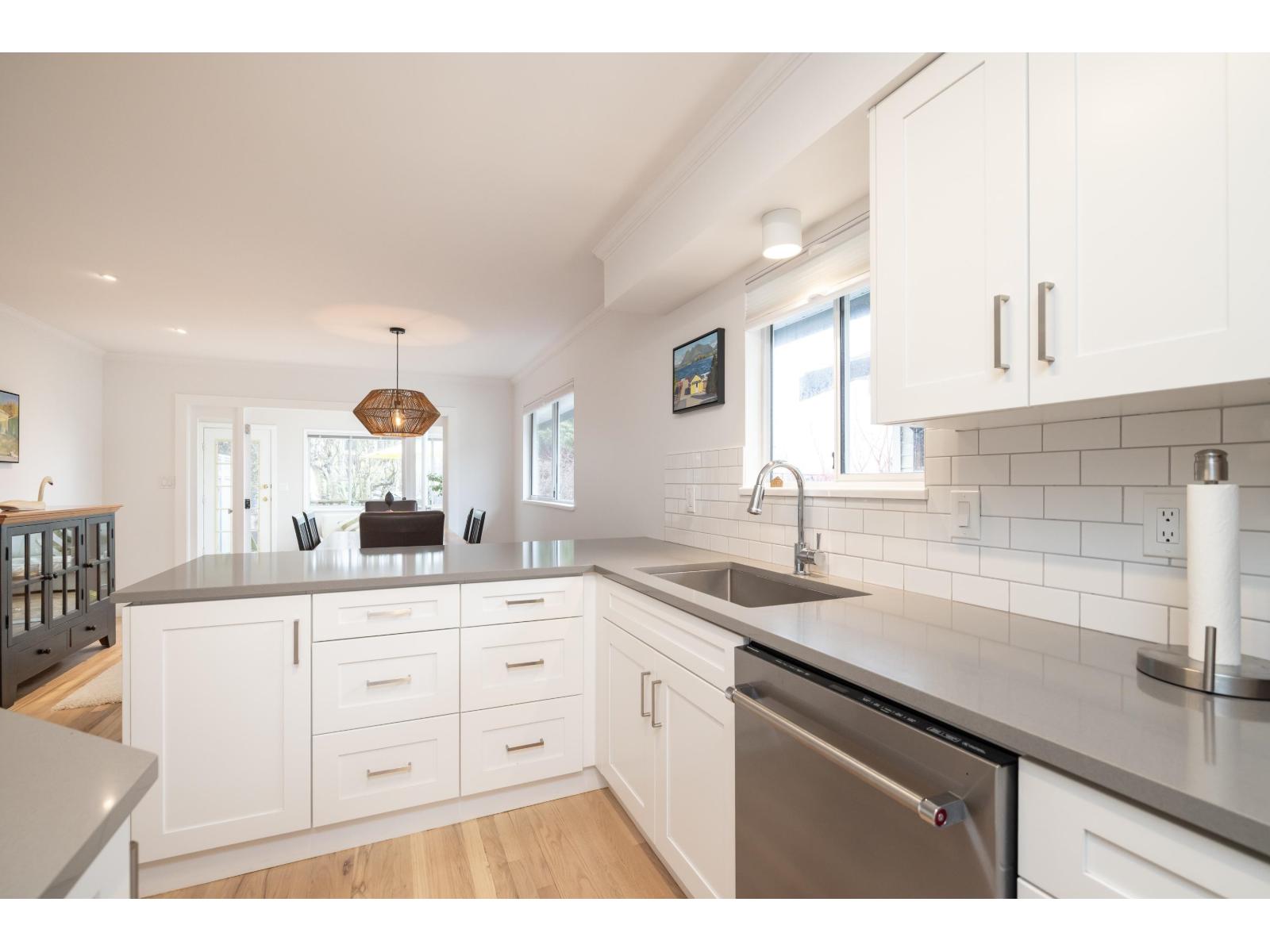 976 HABGOOD STREET, White Rock