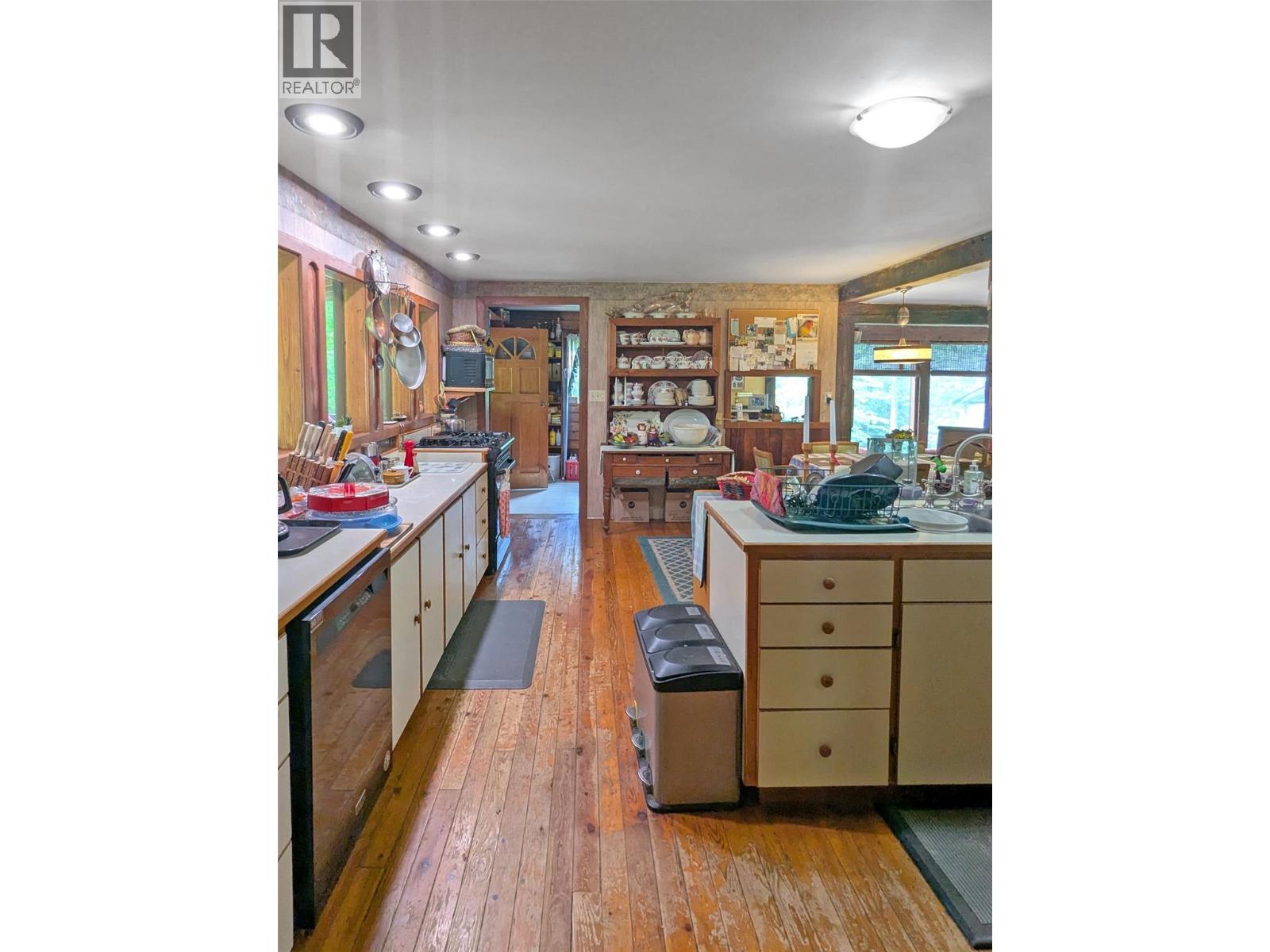 8802 Martens Road, Slocan