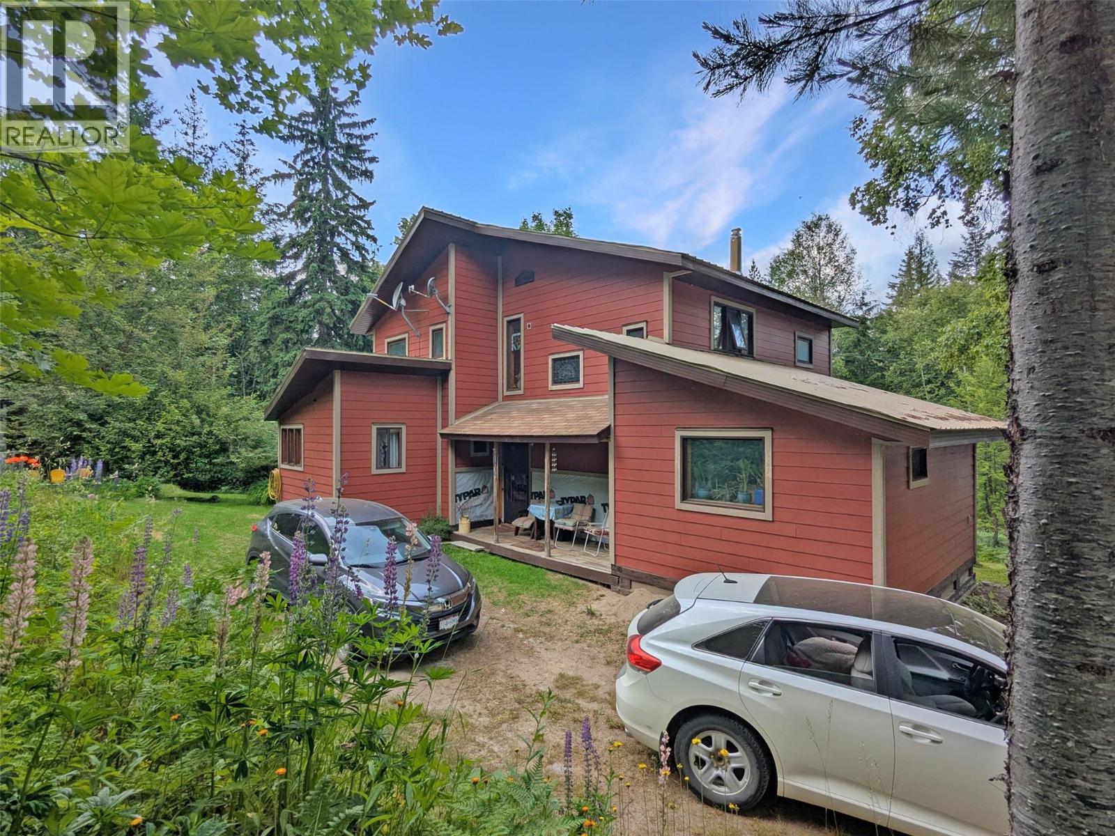 8802 Martens Road, Slocan