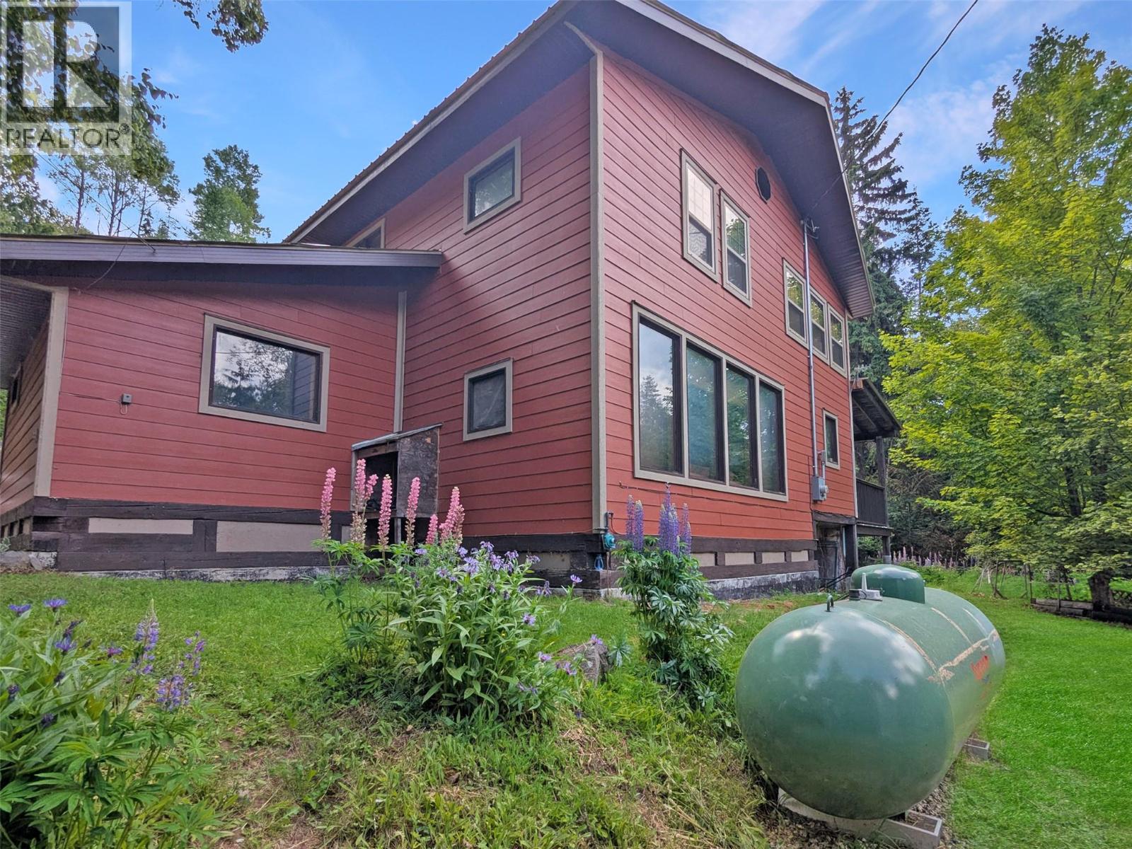 8802 Martens Road, Slocan