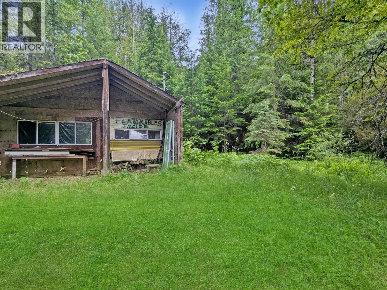 8802 Martens Road, Slocan