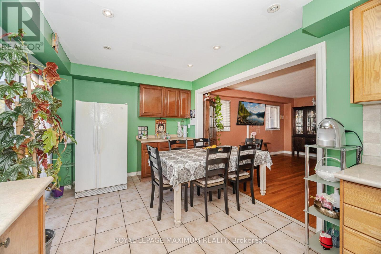 85 RONAN CRESCENT - 18