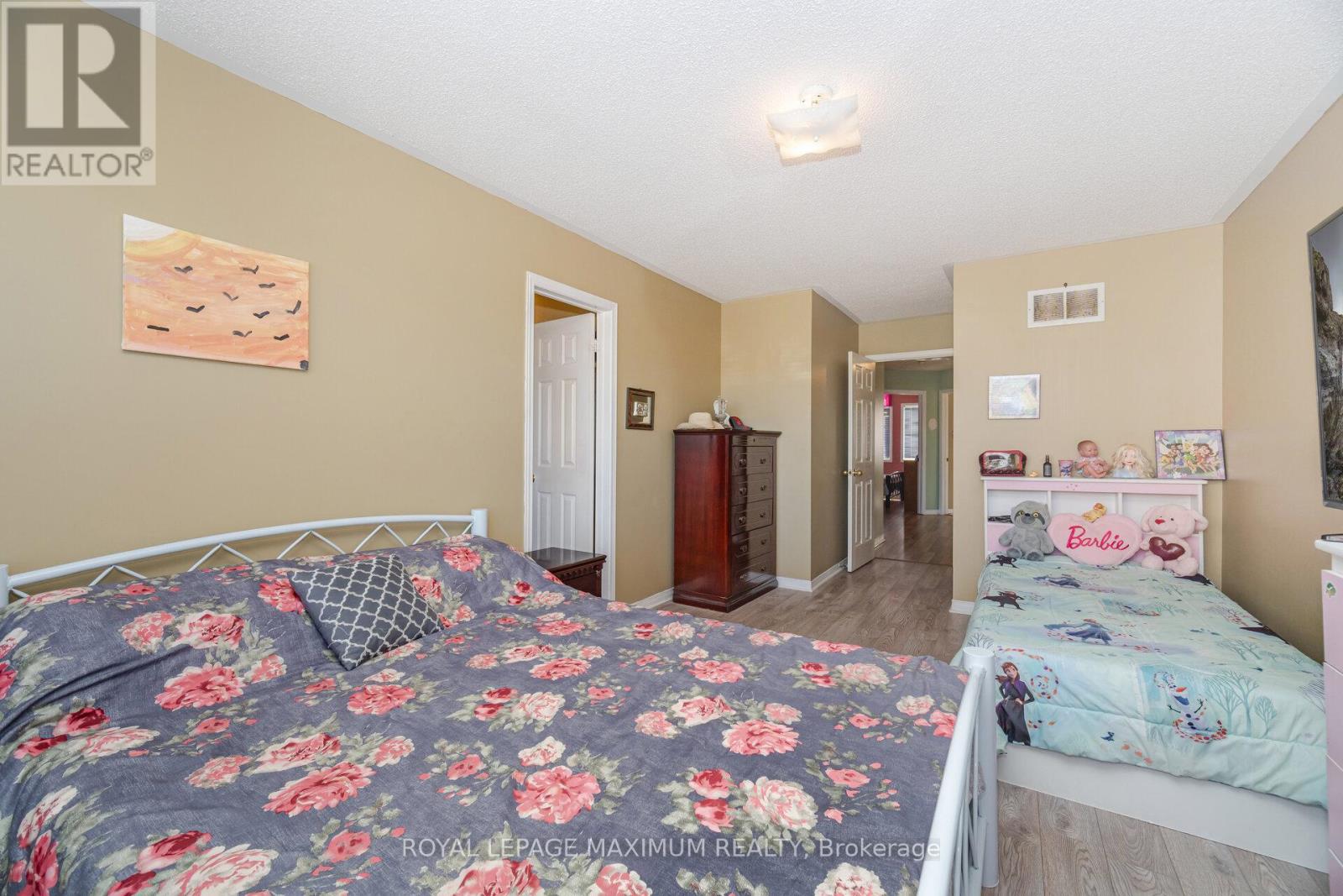 85 RONAN CRESCENT - 25