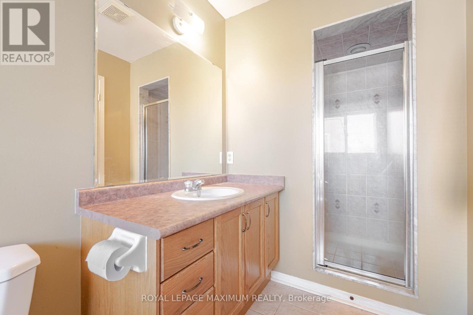 85 RONAN CRESCENT - 27