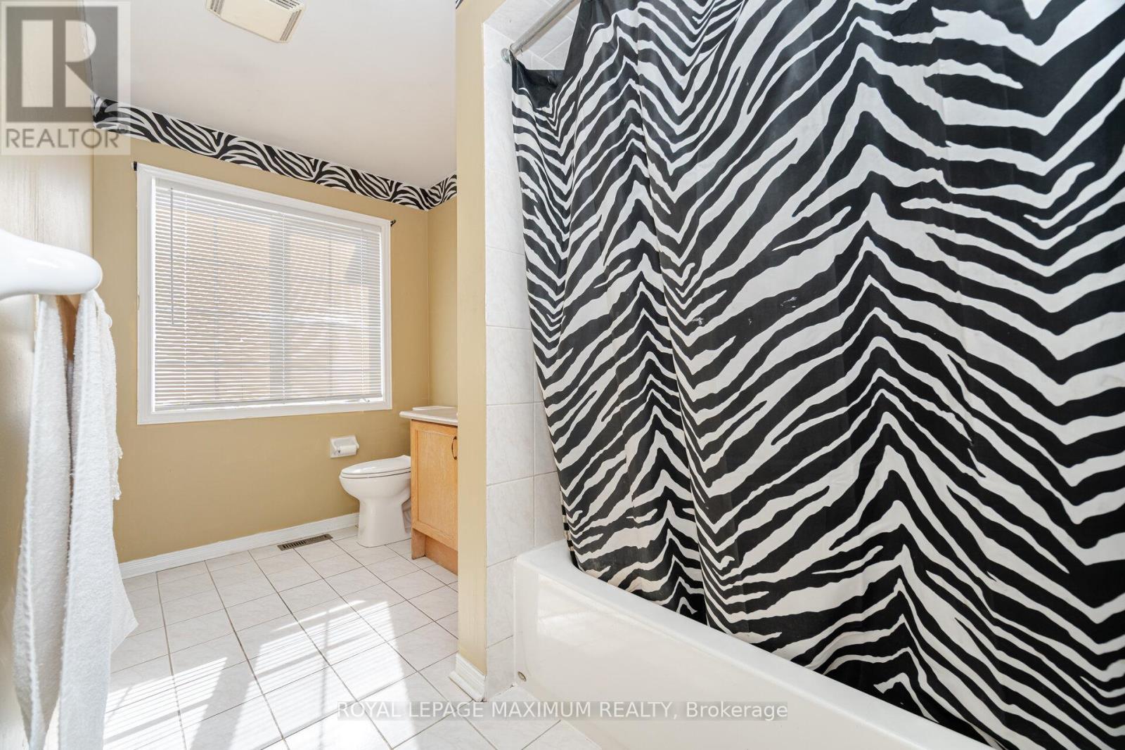 85 RONAN CRESCENT - 31