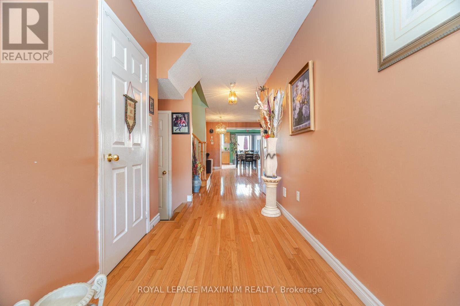 85 RONAN CRESCENT - 8