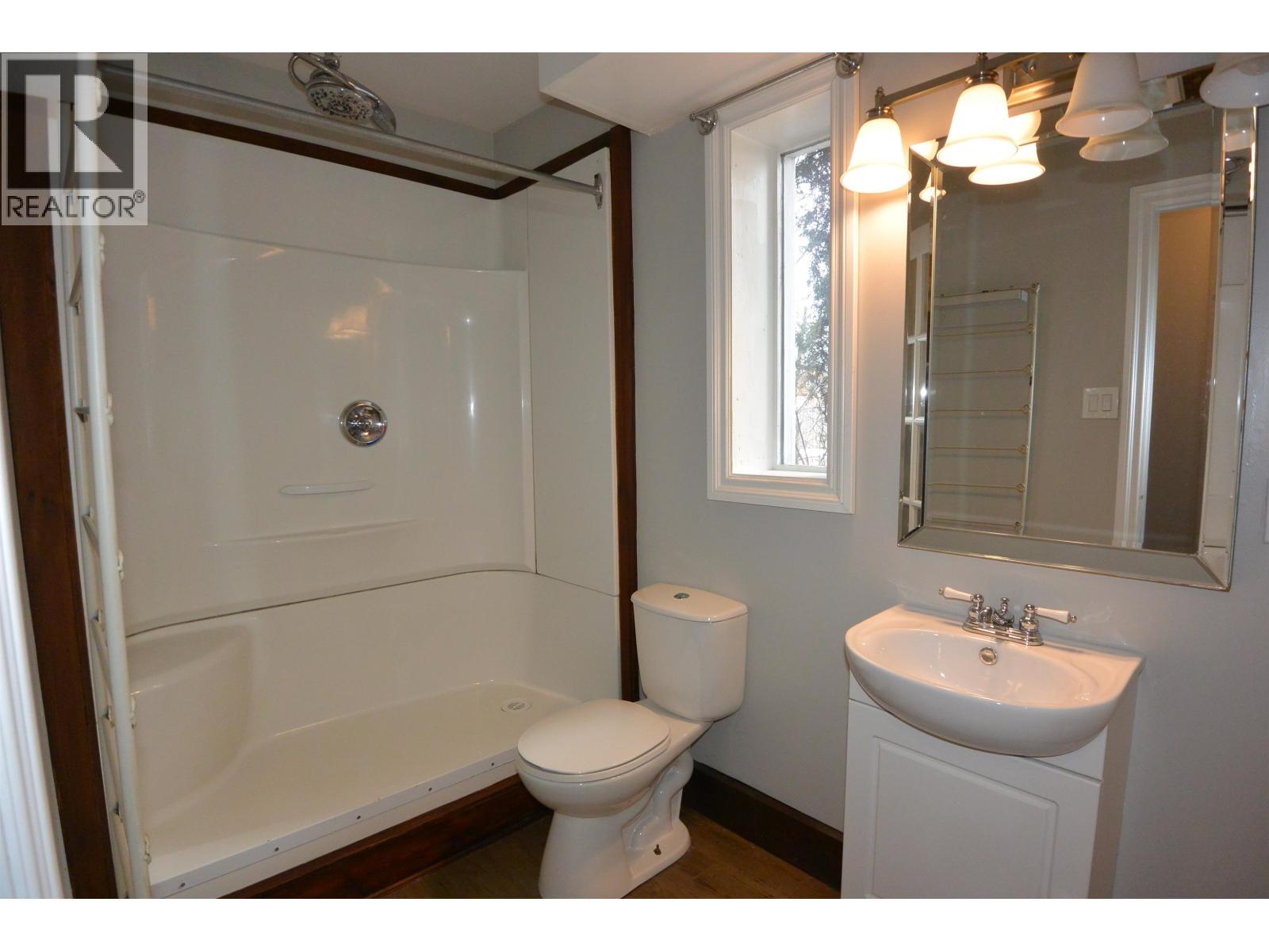 3904 RAILWAY AVENUE, Smithers