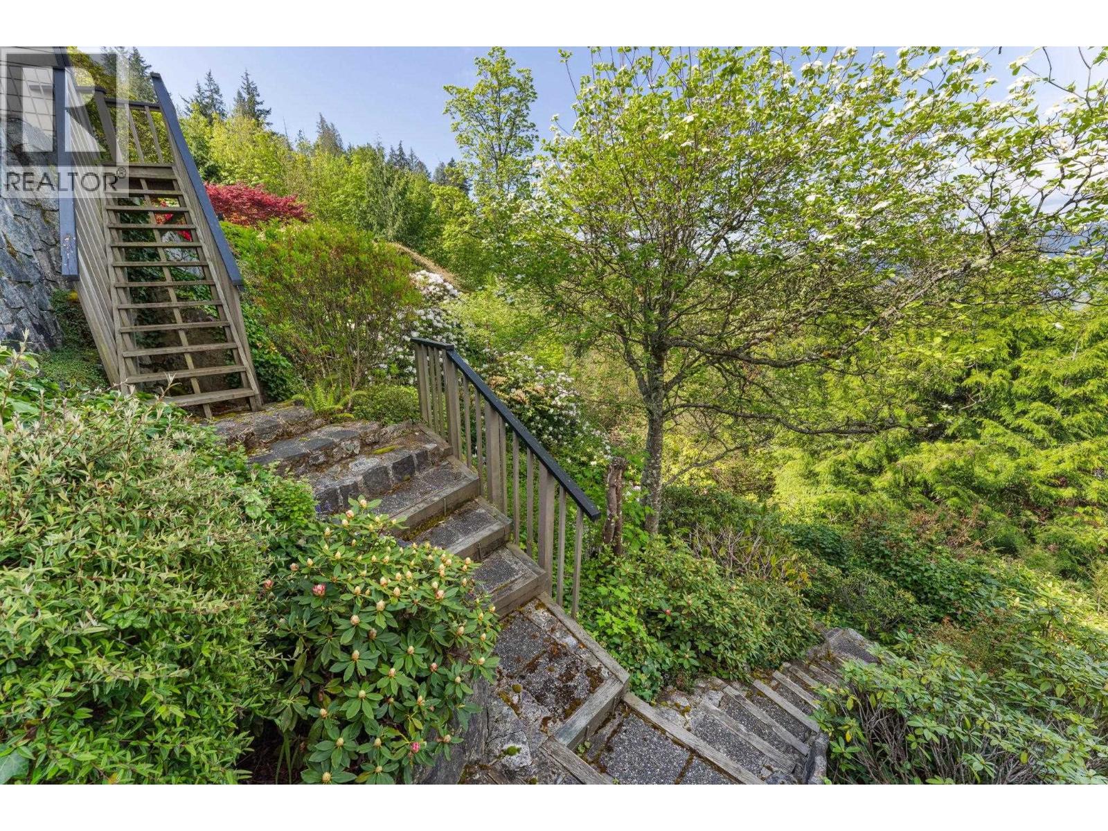 5207 ASPEN DRIVE, West Vancouver