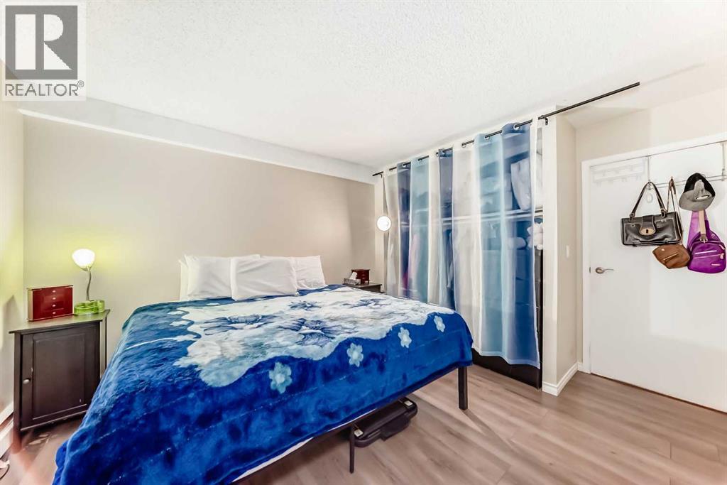 Single Family House for Sale in E  Heritage Drive SE Acadia Calgary 