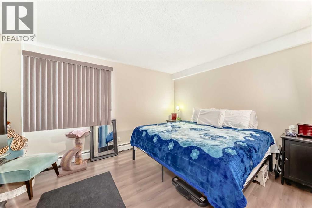 Single Family House for Sale in E  Heritage Drive SE Acadia Calgary 