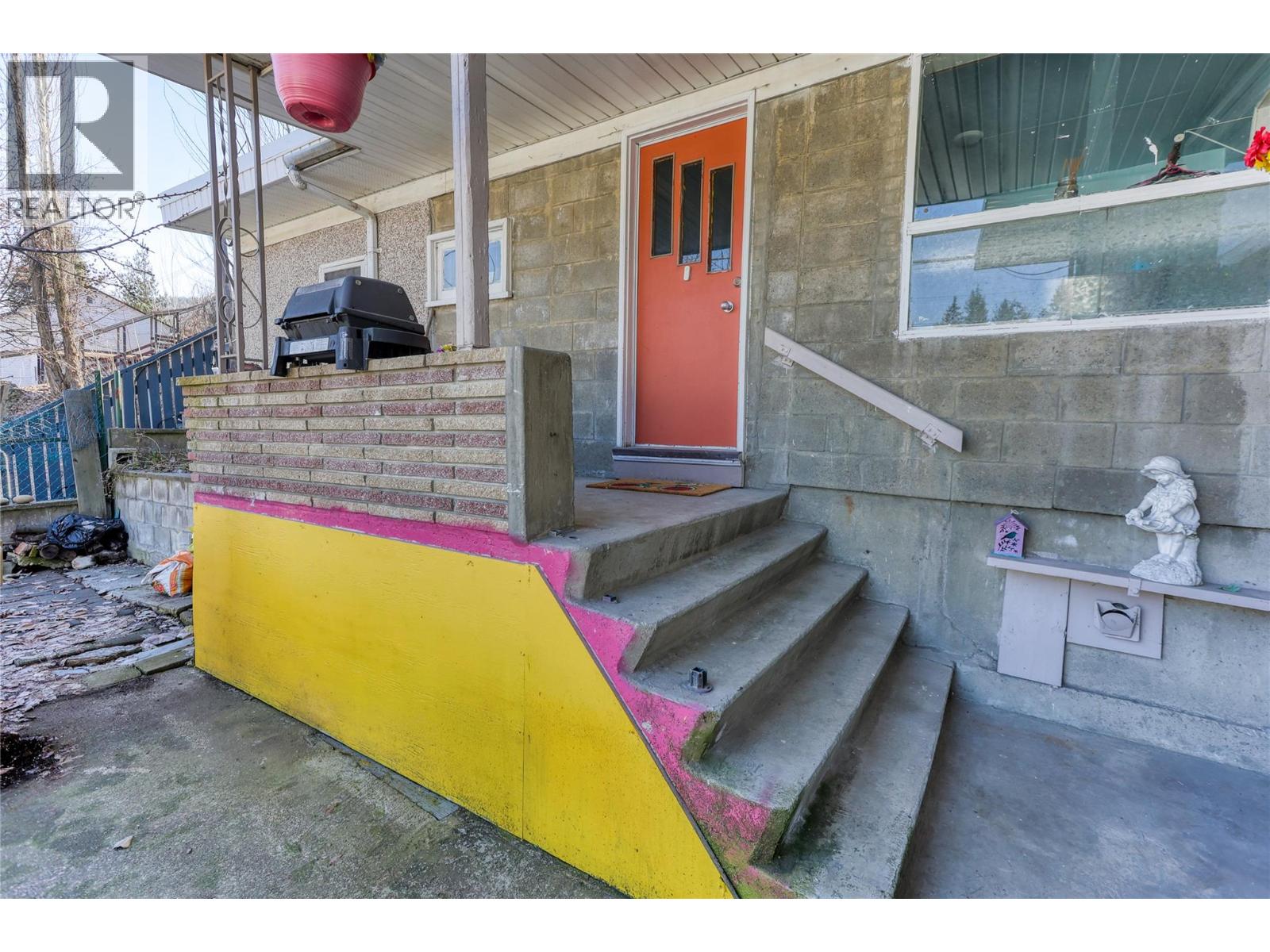 244A Old Rossland Avenue, Trail