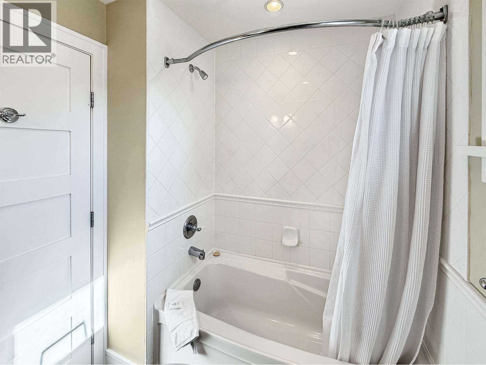 14C 2315 MACKINNON ROAD, Pender Island