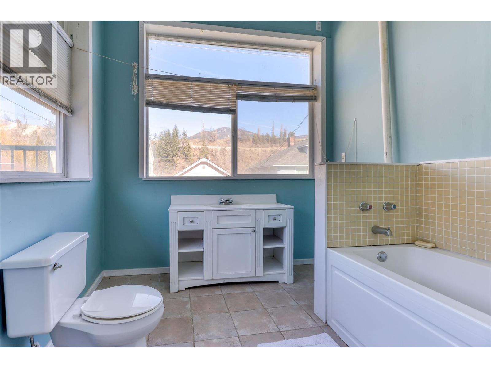 244A Old Rossland Avenue, Trail
