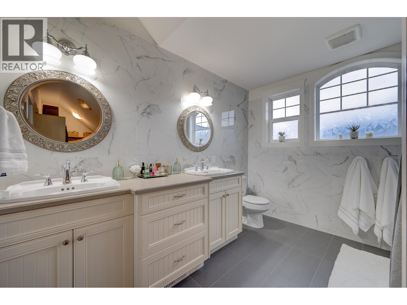 8909 Grizzly Crescent, Kamloops