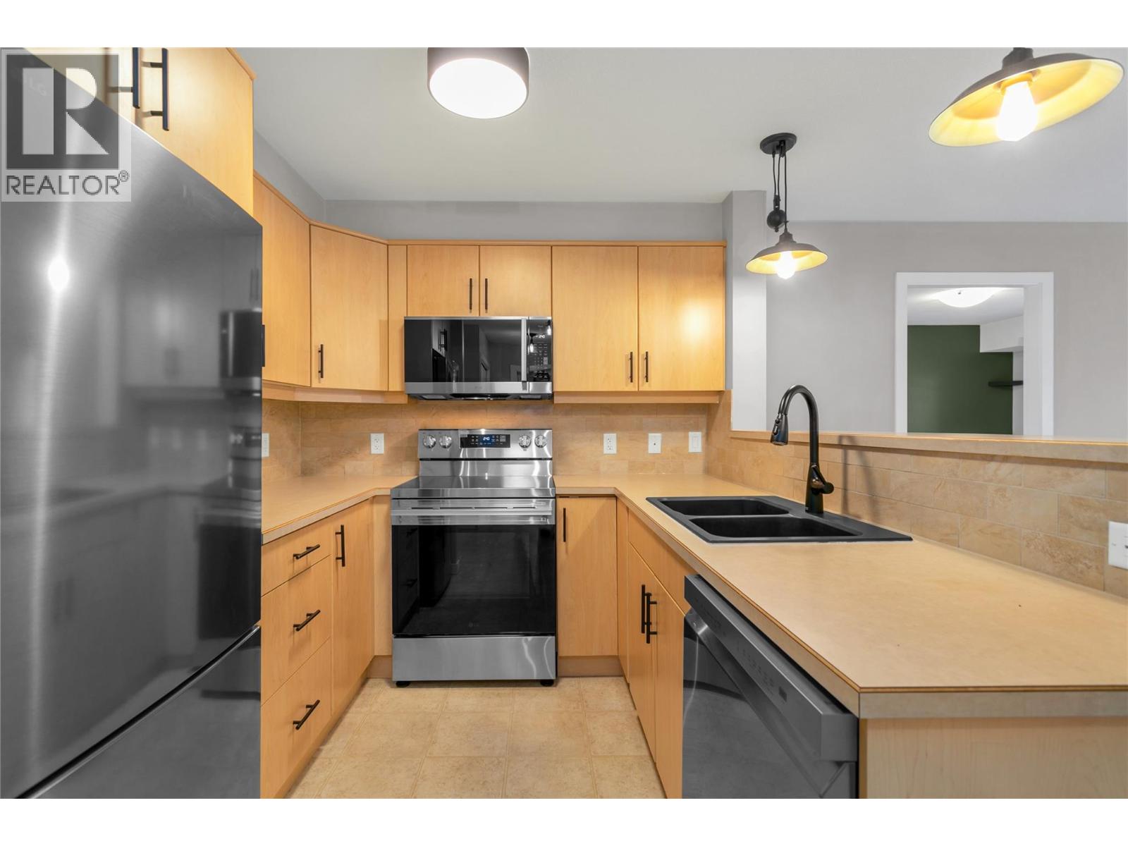 325 McIntosh Road Unit# 4015, Kelowna