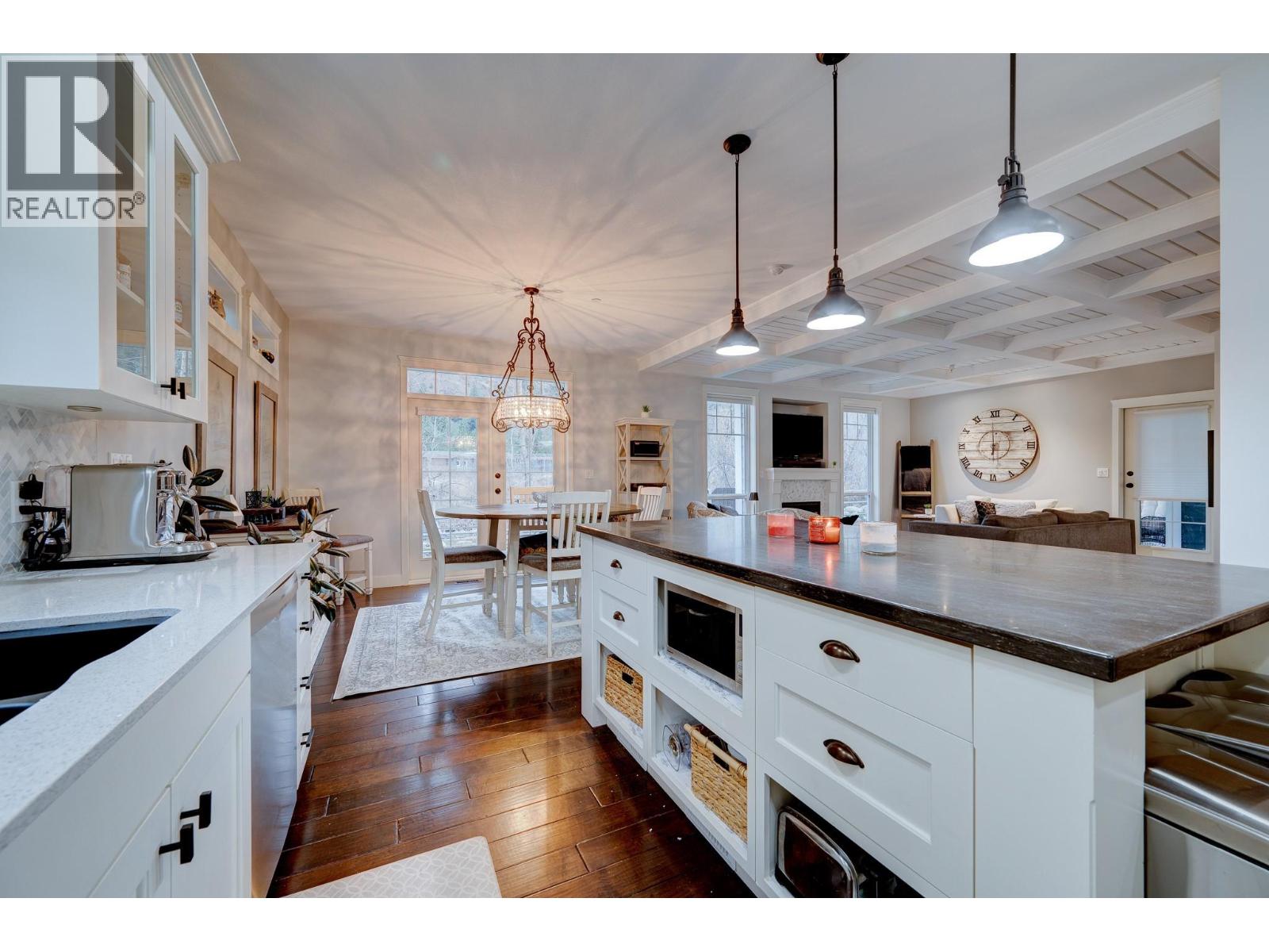 8909 Grizzly Crescent, Kamloops