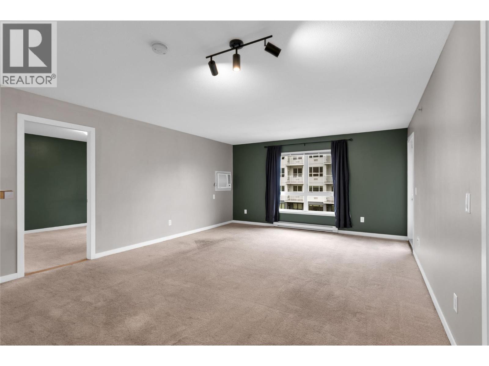 325 McIntosh Road Unit# 4015, Kelowna