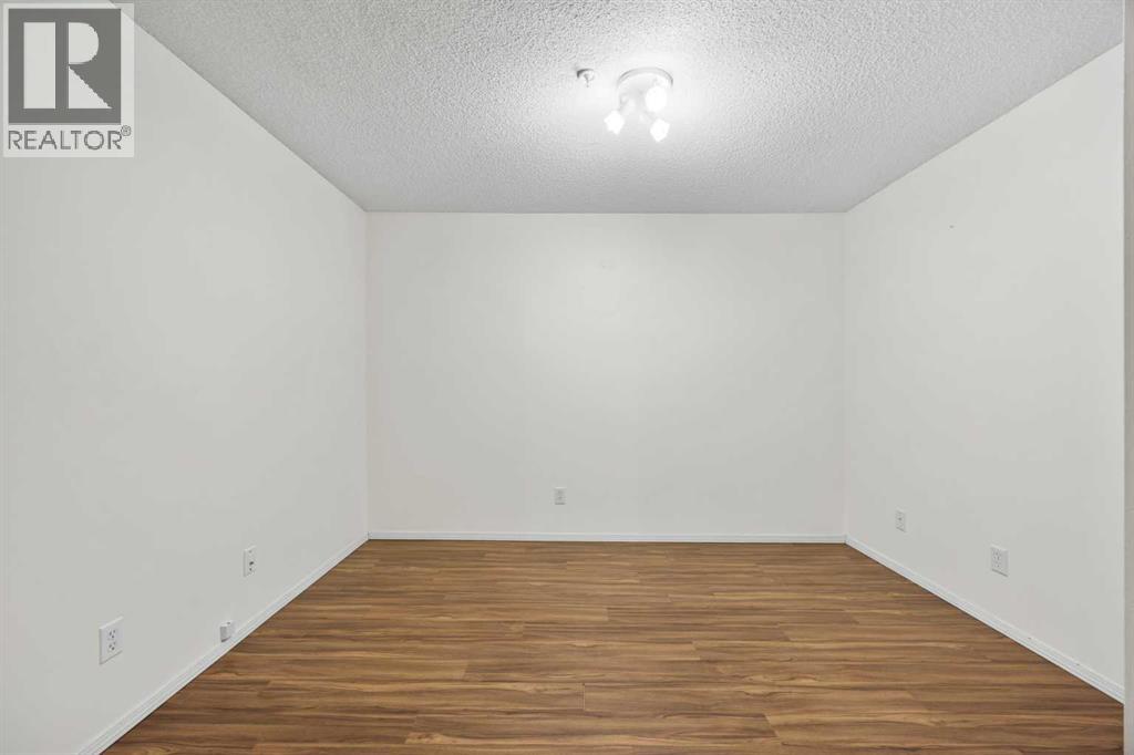 Single Family House for Sale in   Eversyde Avenue SW Evergreen Calgary 