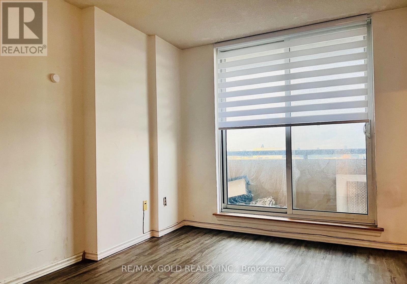 #1504 10 MALTA AVENUE - 19