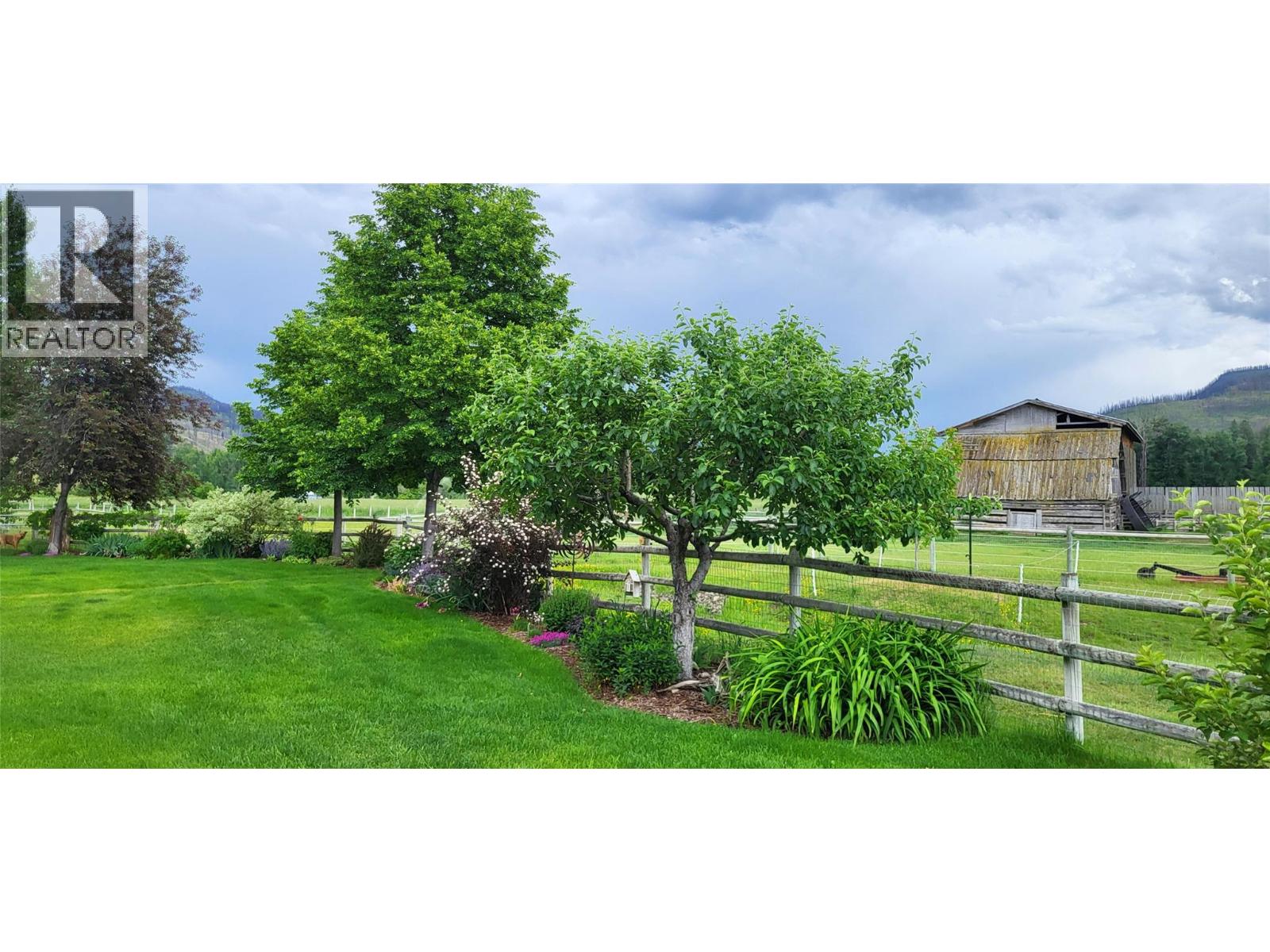 3602 Kamloops Vernon Highway, Monte Lake