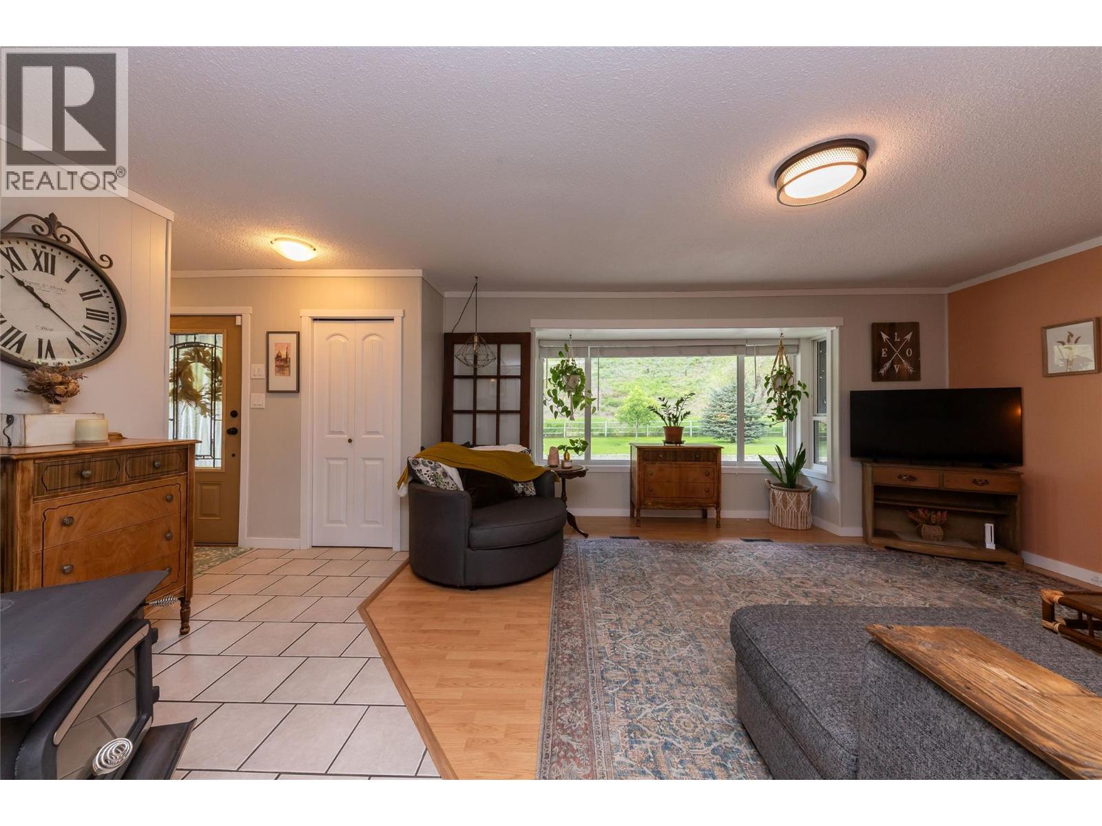 3602 Kamloops Vernon Highway, Monte Lake