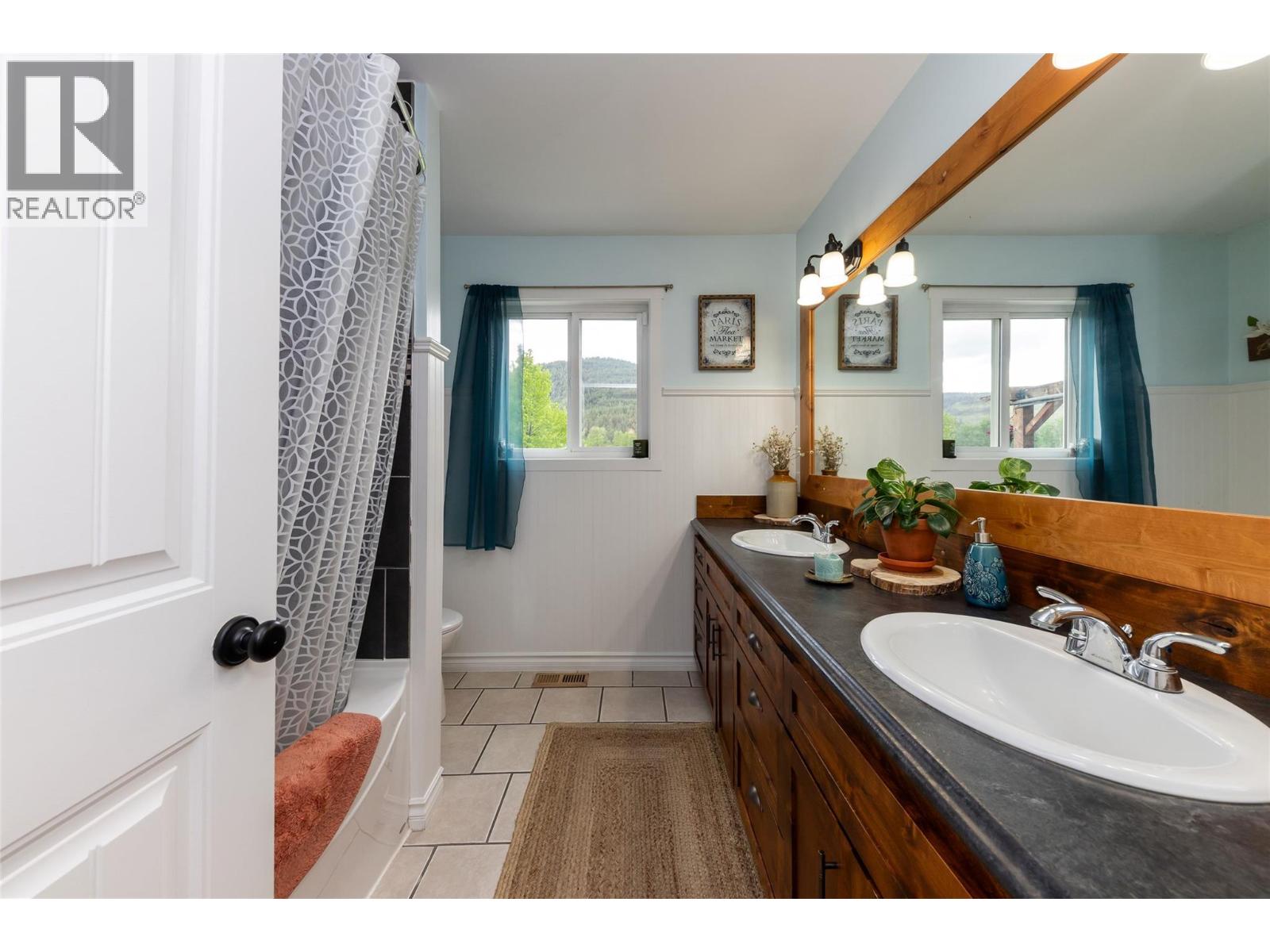 3602 Kamloops Vernon Highway, Monte Lake