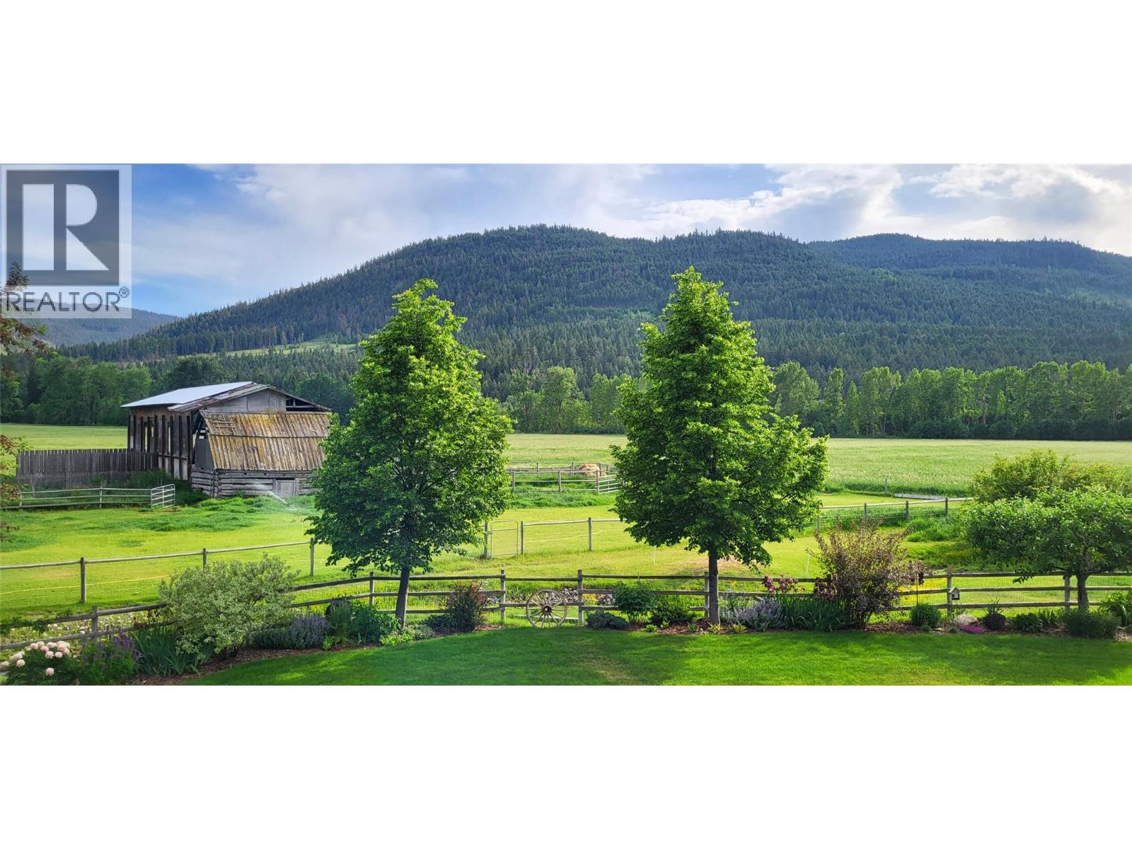 3602 Kamloops Vernon Highway, Monte Lake