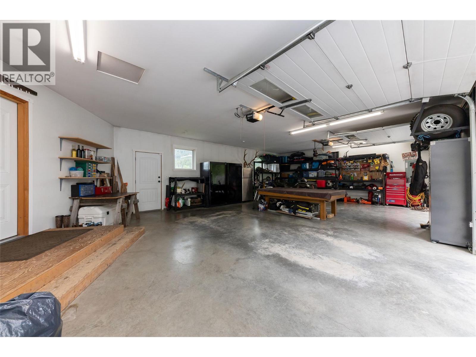 3602 Kamloops Vernon Highway, Monte Lake